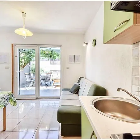 Guest house Gracija Povlja (Brac)