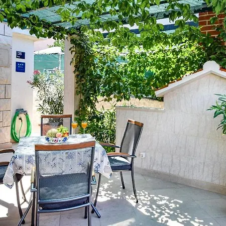Guest house Gracija Povlja (Brac)